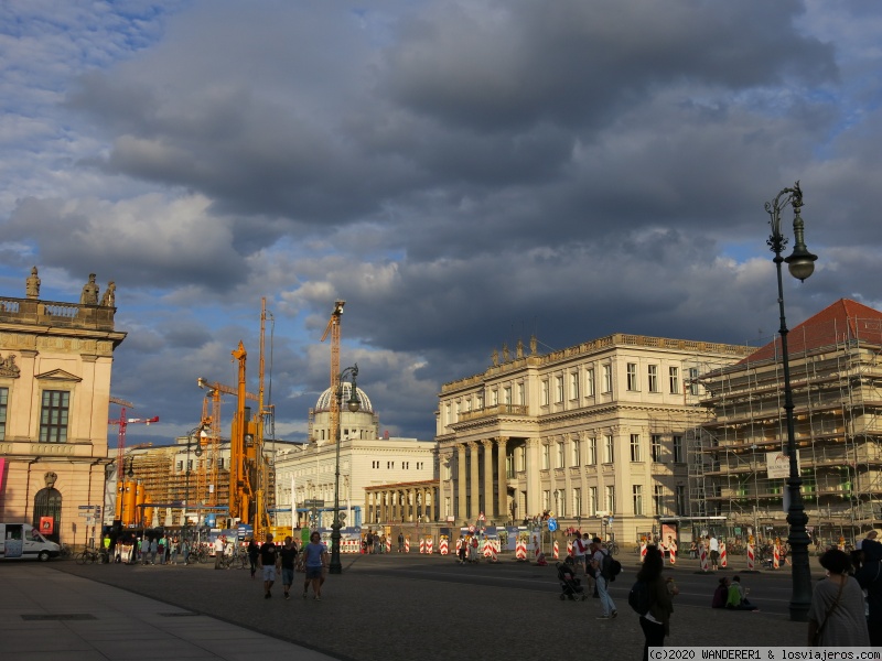 BERLÍN: DEL CIELO AL INFIERNO CON BILLETE DE IDA Y VUELTA - Blogs de Alemania - BERLÍN 1 - PUESTA EN ESCENA (2)