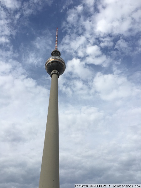 La torre de televisión de Alexanderplatz
Una de las imágenes más icónicas de Berlín, la torre de Alexanderplatz
