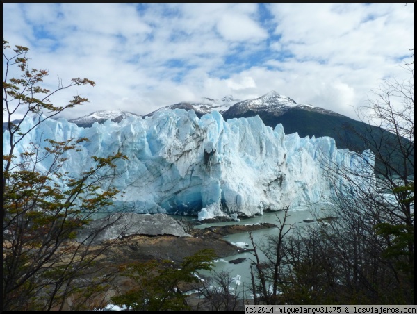 Desprendimiento en el glaciar Perito Moreno
Desprendimiento de un bloque de hielo del glaciar Perito Moreno
