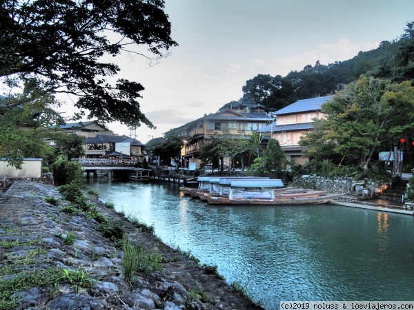 alrededores de arashiyama
entorno natural alrededor del bosque de bambú
