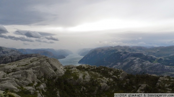 vistas del fiordo de la luz
El fondo de la luz subiendo el púlpito
