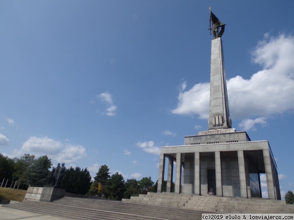 Slavin
Cementerio soviético en Bratislava
