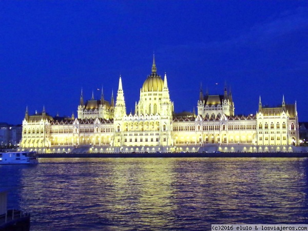Parlamento en Budapest
El Parlamento de Hungría en Budapest tomada desde Buda
