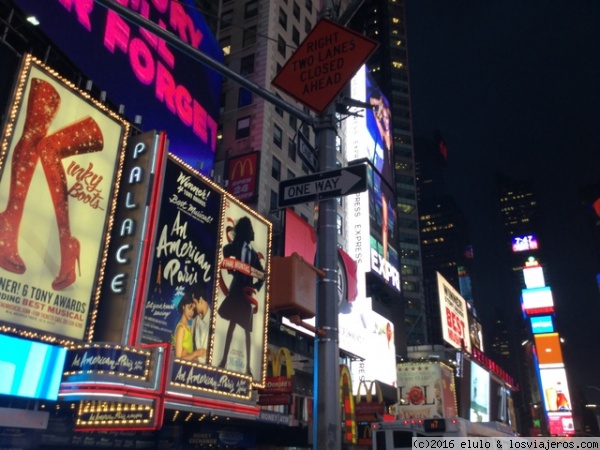 Times Square
Times Square por la noche en Nueva York
