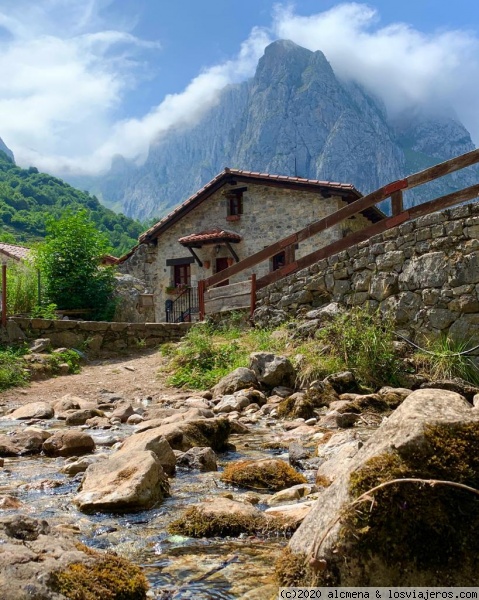 Bulnes
Vista de un puente y casa en Bulnes
