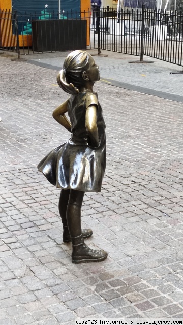 The Fearless Girl
Estatua de The Fearless Girl frente a la bolsa de Nueva York
