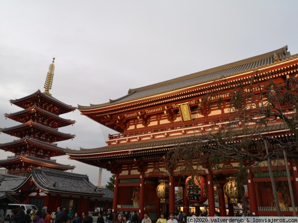 Senso-Ji y Pagoda
Vista del Templo Senso-Ji y su Pagoda de 5 pisos
