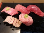 Cortes de atún en Hinatomaru
Sushi, Asakusa, Hinatomaru, Tokyo, Atun