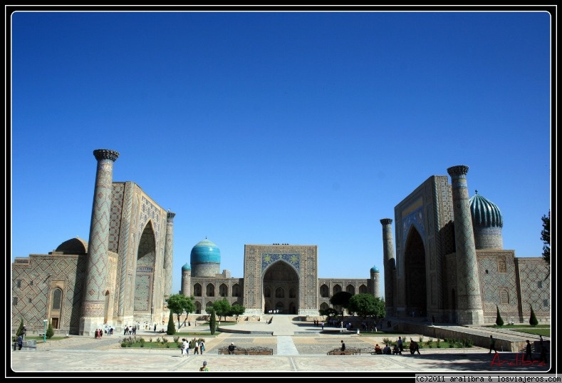 Viajar a  Uzbekistan: Ruta 40 - Plaza Registán en Samarkanda (Ruta 40)