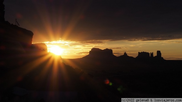 Amanecer en Monument Valley
Amanecer en Monument Valley
