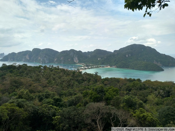 Koh Phi Phi Don desde el View Point
Vistas panorámicas desde el View Point de Koh Phi Phi Don, una pequeña maravilla de la costa tailandesa
