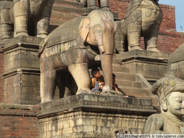 A la sombra del elefante en Bhaktapur
Plaza Durbar de Bhaktapur, Nepal
