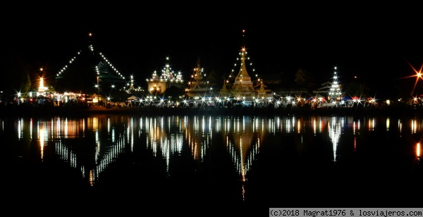 Reflejos nocturnos
Templos junto al lago en Mae Hong Son
