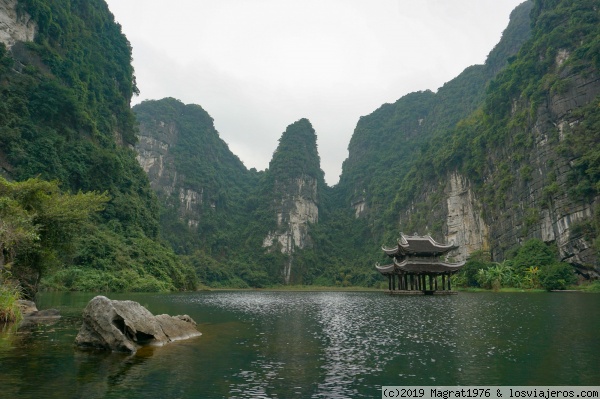 Recorrido en barca en Trang An
Vistas desde el recorrido en barquito en Trang An, provincia de Ninh Binh
