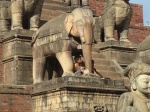 A la sombra del elefante en Bhaktapur