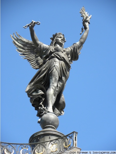 Estatua de la libertad
Estatua de la libertda situada en la plaza Quinconces de Burdeos
