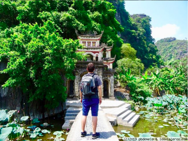 Ninh Binh - Bich Dong
Entrada a Bich Dong, la triple pagoda en la roca. Increíble
