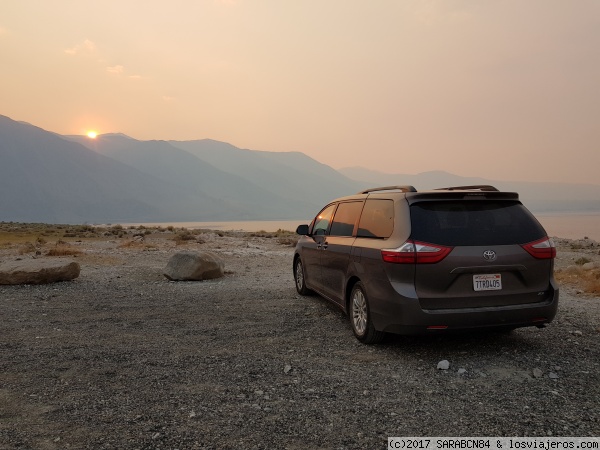 Coche en Mono Lake
Coche en Mono Lake
