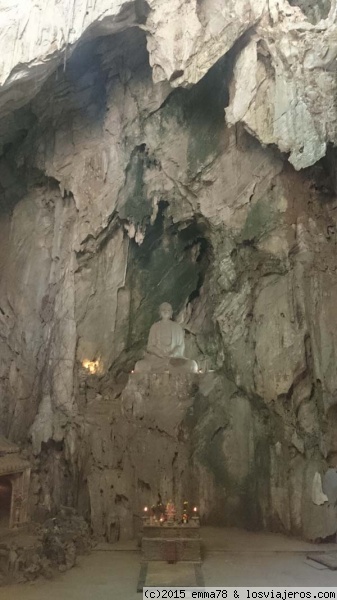 Interior cueva montañas de marmol, Da Nang, Vietnam
Interior cueva montañas de marmol, Da Nang, Vietnam
