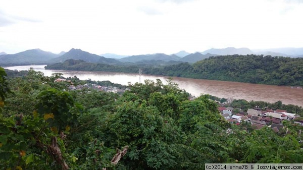 Vistas desde el Monte Phou Si, Luang Prabang
Vistas al Mekong desde el Monte Phou Si, Luang Prabang
