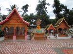 Templo budista en un poblado de Luang Prabang
Templo, Luang, Prabang, Laos, budista, poblado, situado, pueblo, dedica, producción, whisky, camino, hacia, cuevas