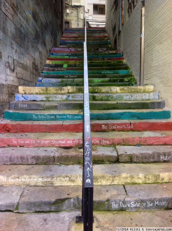 Viajar a  España: Albumes De Bad Bunny - Gijón (Albumes De Bad Bunny)