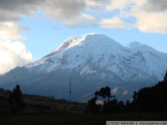 Chimborazo
Vista del volcan Chimborazo ( Ecuador) de 6320 msnm desde el campamento el dia antes de la ascensión.
