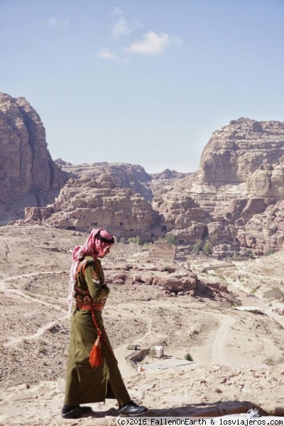 Guardia en Petra (Jordania)
Guardia paseando por el sitio arqueológico.
