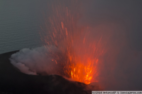 Explosión de Staromboli
Plena erupción stromboliana
