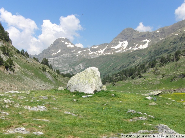 Pico Salvaguardia
Vista del pico Salvaguardia y del portillón de Benasque.
