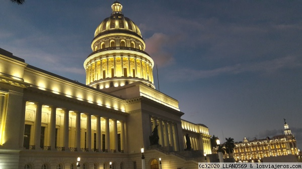 La Habana
Capitolio y hotel al atardecer
