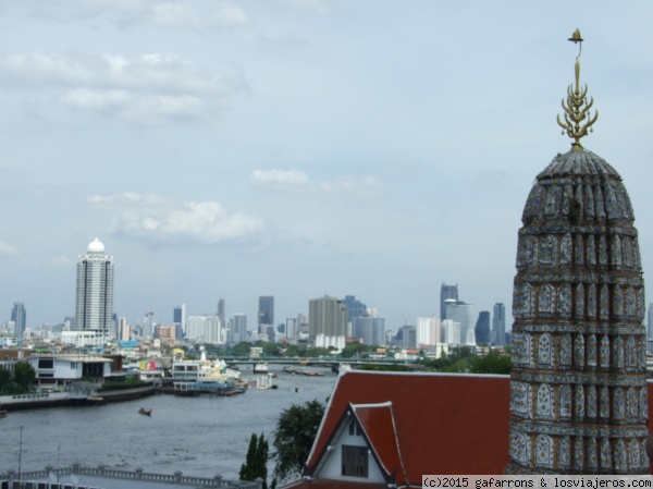 Wat Arun - Templo del amanecer- vista lateral de la city
Wat Arun - Templo del amanecer- vista lateral de la city desde el templo
