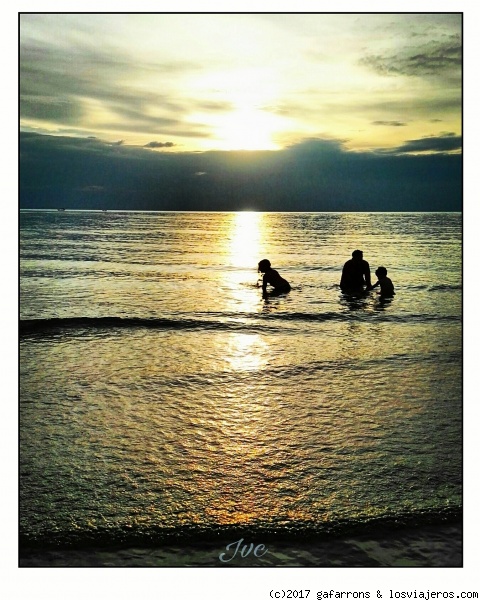 Atardecer en playa
Atardecer en playa ,  Isla de Koh Chang
