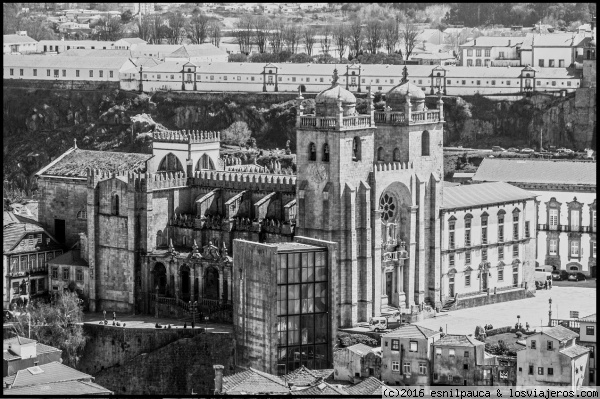 La Catedral de Porto
La catedral, o La Sé como se conoce allí, de Porto vista desde La Torre dos Clérigos
