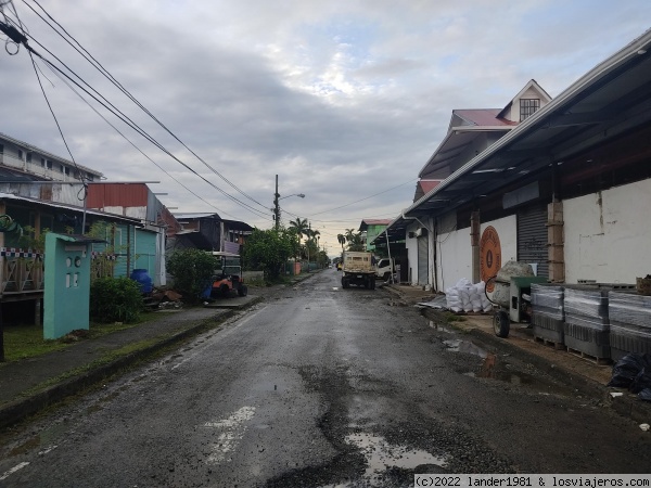 estado de las calles circundantes de Colon en bocas del toro
estado de las calles circundantes de Colon en bocas del toro
