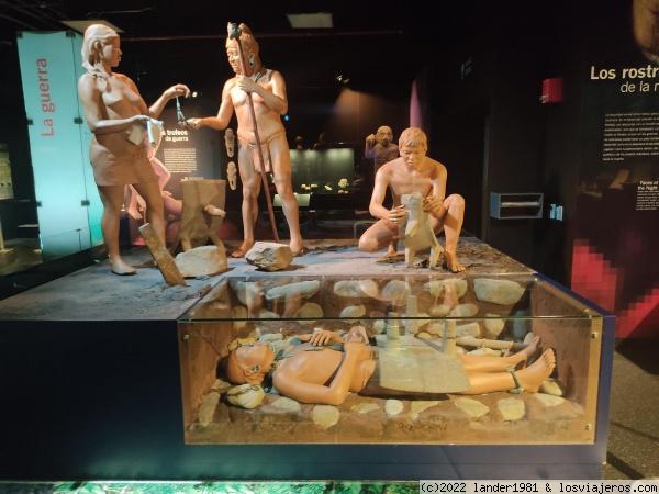 escena de ritual de enterramiento en el museo de Jade en San José
escena de ritual de enterramiento en el museo de Jade en San José
