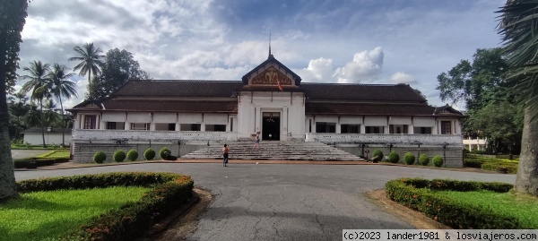 museo nacional de Luang Prabang 2
antigua residencia real reconvertida en museo
