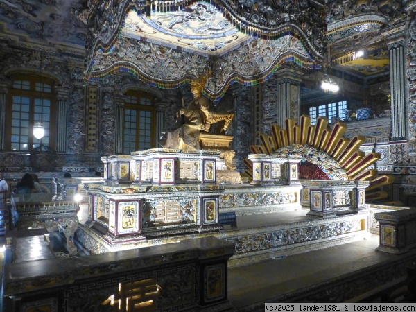 Tumba de Khai Dinh
Tumba de Khai Dinh
