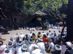 oraciones en goa lawah por el volcán Agung