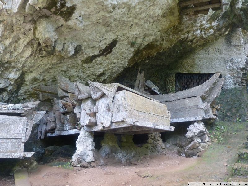 Viajar a  Africa: Sigean NiÃ±os - Tana Toraja, osario (Sigean NiÃ±os)