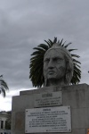 Escultura de la cabeza de Rumiñahui