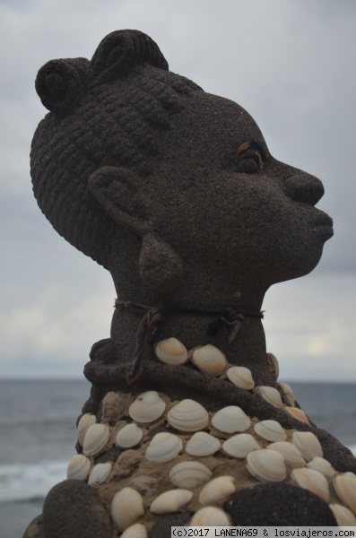 MIRANDO AL MAR
POINTE DES ALMADIES-16-8-2016-DAKAR
