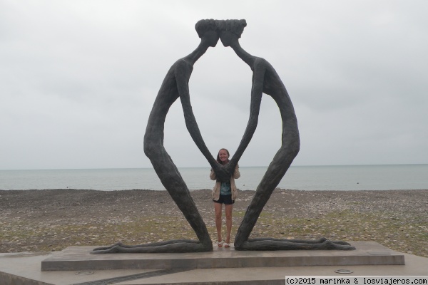 Una escultura rara en Batumi
Una escultura rara en Batumi
