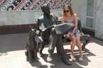 La escultura de un lector en Rostov del Don