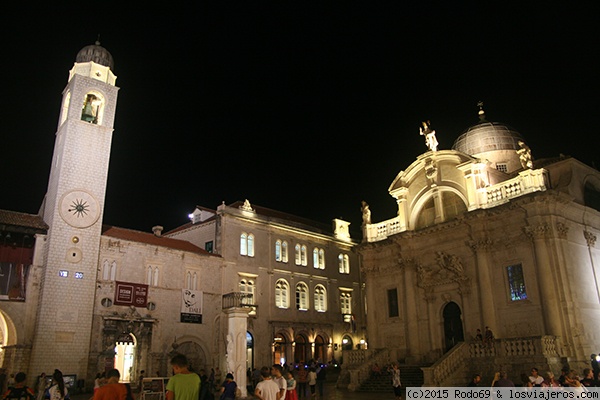 Dubrovnik
Al final de la Stradum de Dubrovnik frente al templo griego
