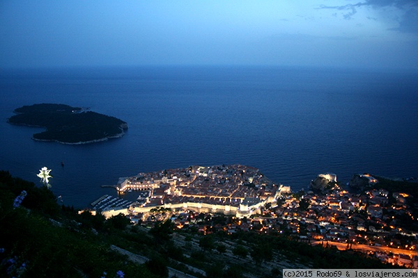 Vista desde el fuerte de Dubrovnik
Vista de Dubrovnik desde el fuerte al atardecer
