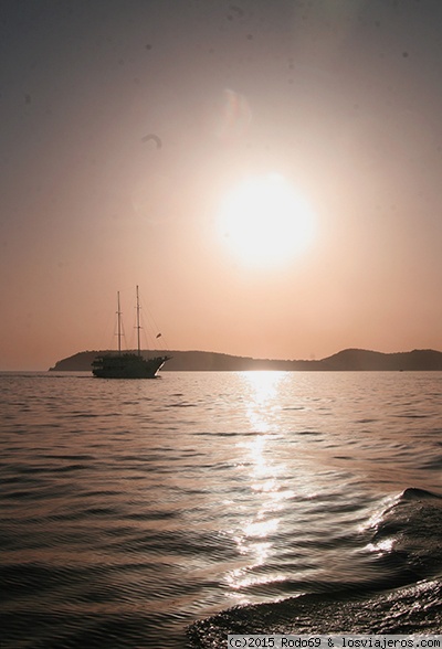 De vuelta a Dubrovnik
Regreso en barco desde las islas Pakleni a Dubrovnik

