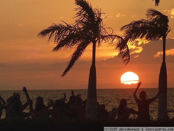 MALECON DE CAMPECHE
Puesta de sol en el malecón de Campeche. ¡
