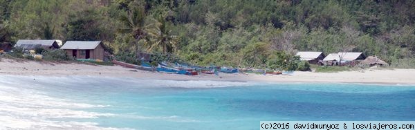 Playa Mawun Kuta Lombok
Playa de Mawun. 10 km al oeste de Kuta Lombok

