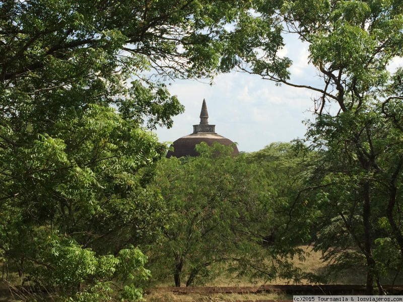 Foro de Capitales Antiguas Sri Lanka: Ran Koth Vehera Stupa